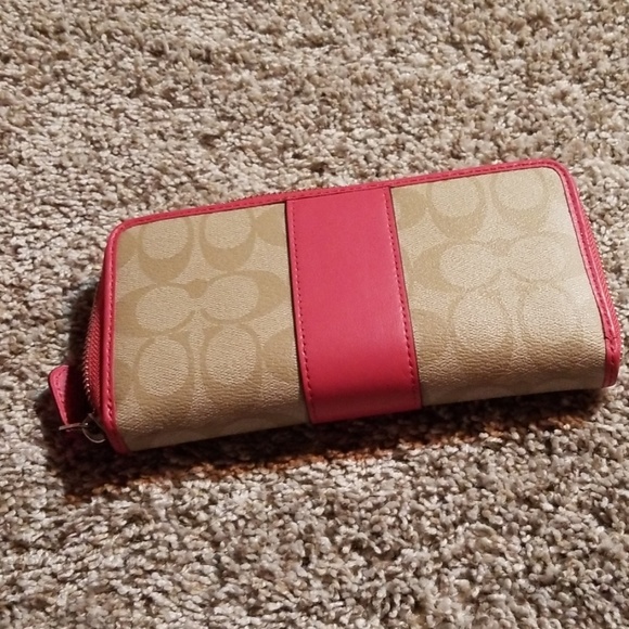 Wallet - Picture 2 of 3